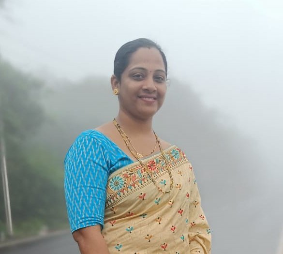 श्रीमती शर्मिला मकरंद मांजरेकर